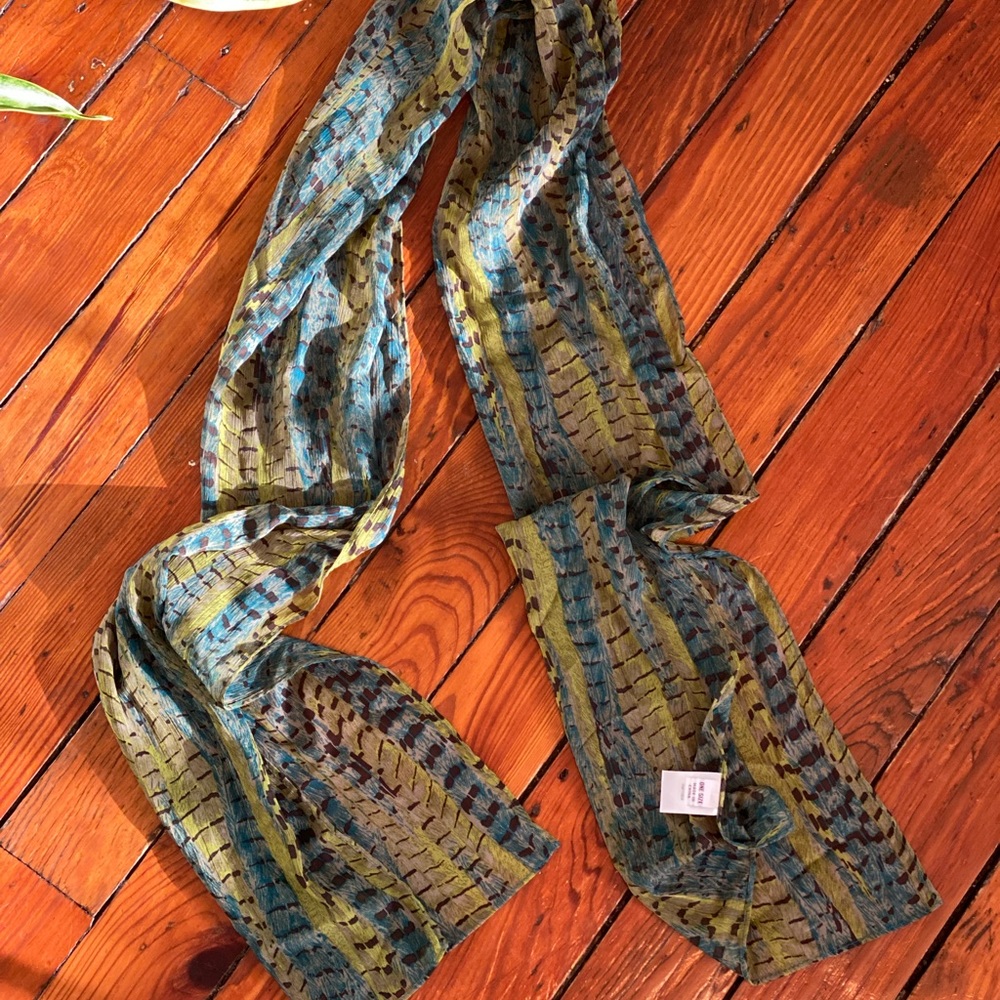 🧩 3/$20 Green & Blue Printed Lightweight Scarf
